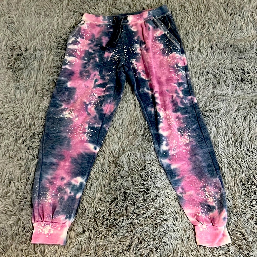 These are very comfy sweatpants